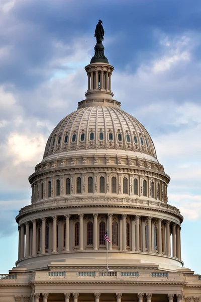 Nám domy kopuli kapitolu kongresu ve Washingtonu — Stock fotografie