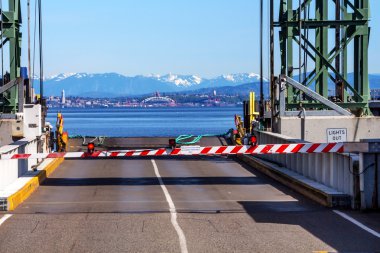 Bainbridge Adası feribot rıhtım kapısı puget ses seattle cascade mo