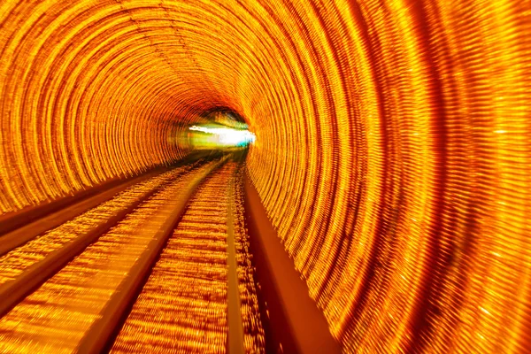 Goldene Autobahn Eisenbahn abstrakte U-Bahn Bund shanghai c — Stockfoto