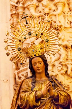 Madonna taç heykel seville Katedrali seville İspanya