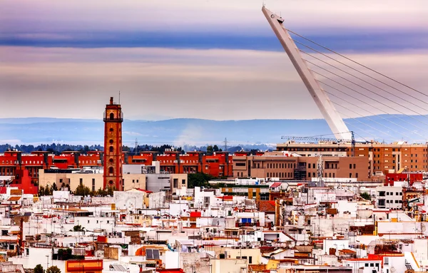 Câmera obscura alamillo ponte puente de alamillo cityscape e um — Fotografia de Stock