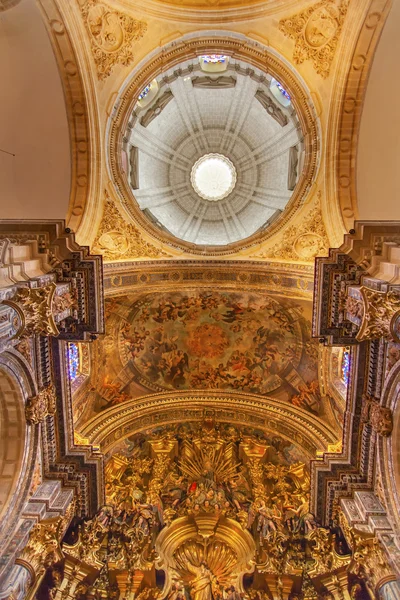 Koepel van de basiliek schilderij altaar stuk kerk van el salvador Sevilla — Stockfoto