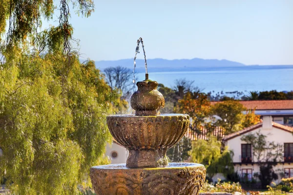 Fontana Missione Oceano Pacifico Santa Barbara California — Foto Stock