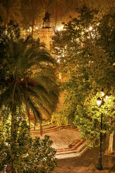 Plaza Nueva Ferdinand Statua Notte della pioggia Siviglia Spagna — Foto Stock