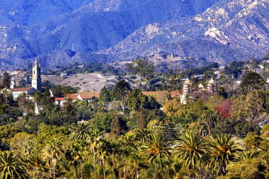Misyon santa barbara dağlar palmiye ağaçları california 