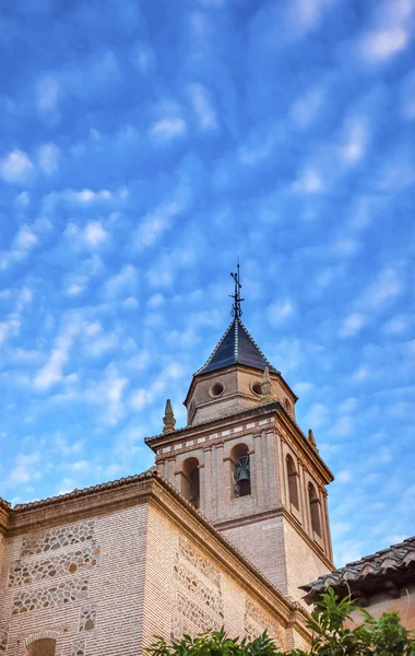 सांता मारिया चर्च अल्हॅम्ब्रा ग्रॅनाडा अँडलुशिया स्पेन — स्टॉक फोटो, इमेज