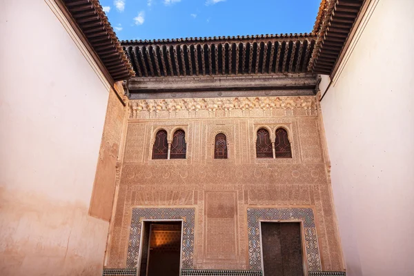 Alhambra mexuar binnenplaats Moorse muur ontwerpt granada Andalusië — Stockfoto