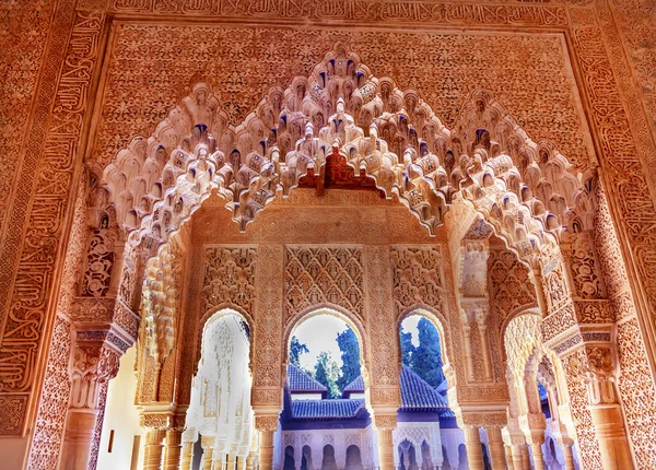 Alhambra Moorse binnenplaats leeuwen pijlers granada Andalusie Spanje — Stockfoto