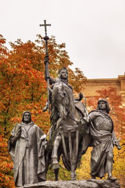 Isabella'nın heykeli Granada 1492 madrid İspanya yürüyen kız