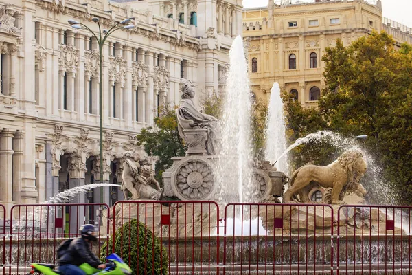 Estatua de Leones Cybele Chariot Fuente Plaza de Cibeles Madrid Spa —  Fotos de Stock