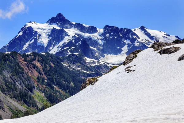 Hiking sneeuwvlaktes kunstenaar punt gletsjers berg shuksan washington — Stockfoto