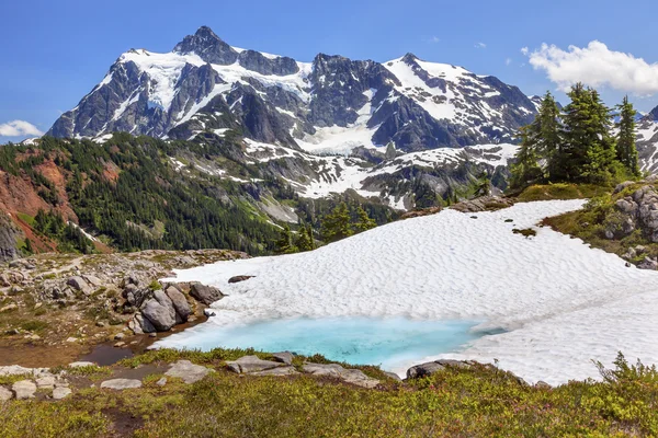 Mount Shuksan Blue Snow Pool Artist Point Washington State USA — Stock Photo, Image