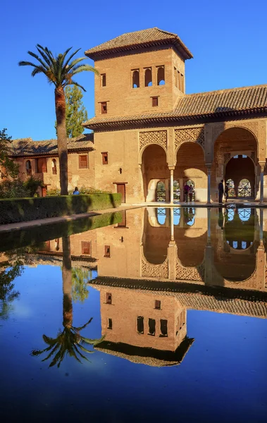 Patio Alhambra El Partal Piscina Reflexión Granada Andalucía S — Foto de Stock