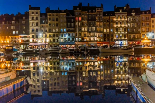 Colorful Night Marina Barche Waterfront Riflessioni Negozi Ristoranti Inner Harbor — Foto Stock