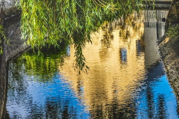 Colorful White Blue Aure River Reflection Abstract Bayeux Normandia Francia — Foto Stock
