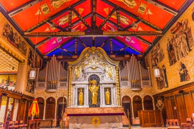 St. Augustine, Florida, ABD - 16 Mart 2021 St. Augustine Saint Augustine Florida 'nın Altar Basilica Kırmızı Çatı Katedrali. 1565 'te kurulmuş. Birleşik Devletler' in en eski kilisesi.