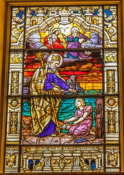 Augustine Florida Mars 2021 Augustine Talking Child Farget Glass Cathedral – stockfoto