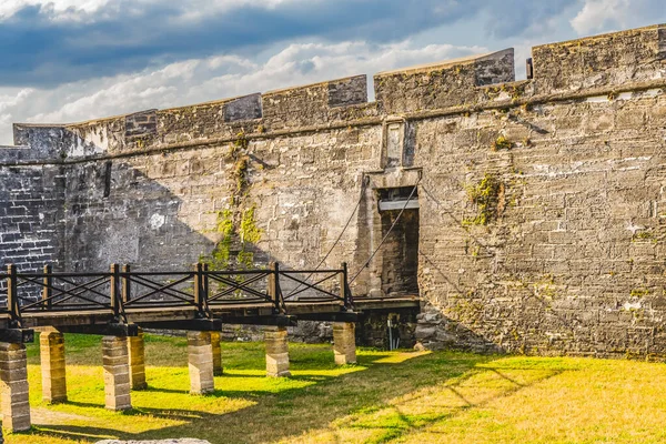 Castillo de San Marco İlk ABD Kalesi St Augustine Florida. Hisarlar 1672 'de İspanyollar tarafından inşa edildi. 1924 ABD ulusal anıtı oldu.