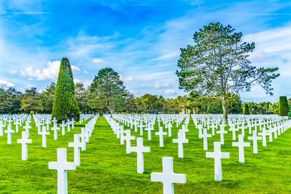 Beyaz Haç Yahudi Yıldızları Amerikan Ordusu Dünya Savaşı Mezarlığı Normandiya — Stok fotoğraf