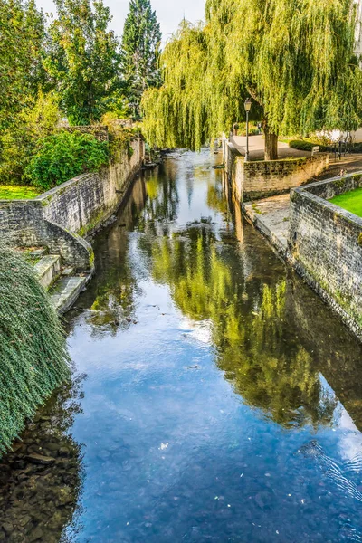 Bunte Altbauten Park Aure River Reflection Bayeux Center Normandie France — Stockfoto