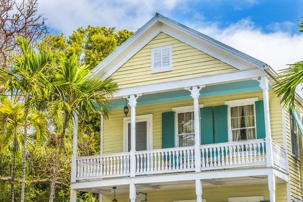 Colorful Neighborhood Yellow House Balcony Architecture Key West Floridas — Stock Photo, Image