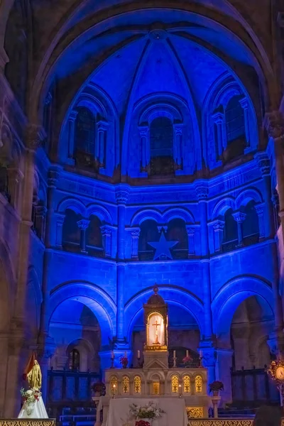 Nimes França Dezembro 2021 Blue Night Service Altar Cross Basilica — Fotografia de Stock