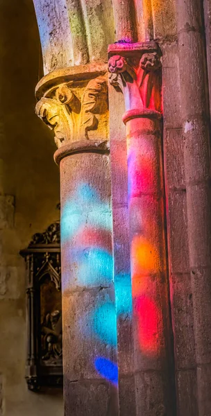 Santa María Eglise Normandía Francia Octubre 2021 Colorido Reflejo Vidrieras — Foto de Stock