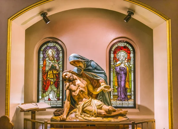 Phoenix Arizona Május 2021 Pieta Szűz Mária Halott Jézus Keresztre — Stock Fotó