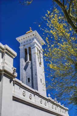 Büyük Çan Kulesi Beyaz Santa Cruz Kilise Tuscon Arizona 1918 Arizona 'daki En Büyük Adobe Binası' nı kurdu.