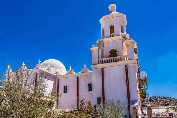 Towers Mission San Xavier Del Bac Catholic Church Tuscon Arizona — стоковое фото