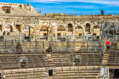Antik Roma Klasik Amfitiyatrosu Arena Nimes Gard France. Milattan sonra 70 'te yapılmış. Şimdi boğa güreşleri ve spor etkinlikleri için kullanılıyor.