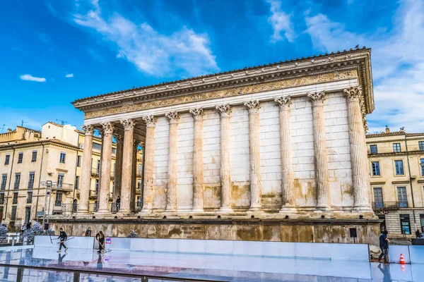 Nimes Francia Diciembre 2021 Christmas Ice Skating Rink Reflection Maison —  Fotos de Stock