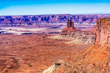 Candlestick Tower Uplook Butte Red Rock Canyons Canyonlands Ulusal Parkı Moab Utah ABD Güneybatı. 