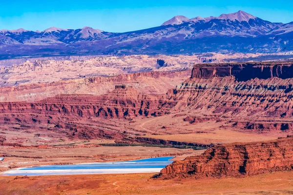 Mavi Rezervuar Sulama Göletleri Büyük Görüş Noktası Kızıl Kaya Kanyonları Ulusal Park Moab Utah ABD Güneybatı.