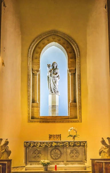 Nimes França Dezembro 2021 Virgin Mary Baby Jesus Statue Altar — Fotografia de Stock