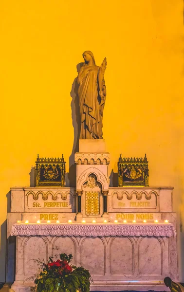 尼姆斯 Nimes 2021年12月30日 圣培尔普图雕像 Saint Perpetue Statue Altar Basilica Saint — 图库照片