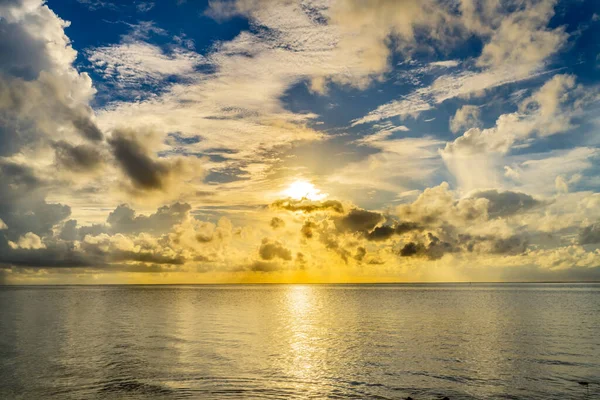 Sunset Reflection Cloudscape Outer Reef Blue Water Moorea Tahiti French —  Fotos de Stock