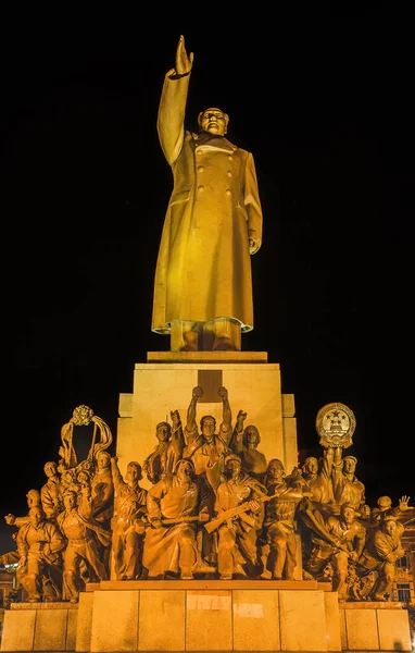 Mao Socha Hrdinové Zhongshan Náměstí Shenyang Liaoning Provincie Čína Noční — Stock fotografie