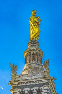 Altın Meryem İsa Heykeli Notre Dame de la Garde Katolik Kilisesi Marsilya Fransa 1850 'lerde inşa edildi