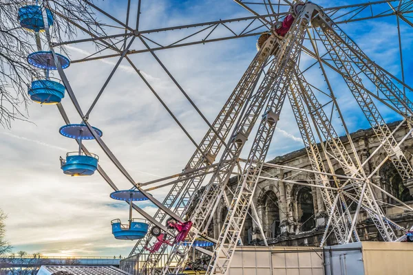 Christmas Ferris Wheel Amusement Rides Ancient Roman Amphitheatre Arena Nimes — Stock Photo, Image