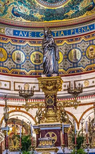 法国马赛 2021年12月28日 法国马赛圣母院圣母院建造于1850年代 是马赛的象征 — 图库照片
