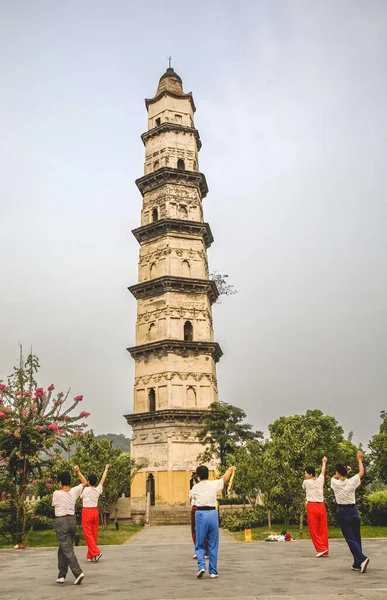 浙江省 8月28日 2007年ダンス大慈悲塔紹興浙江省中国古代の塔は1000年前に建て — ストック写真