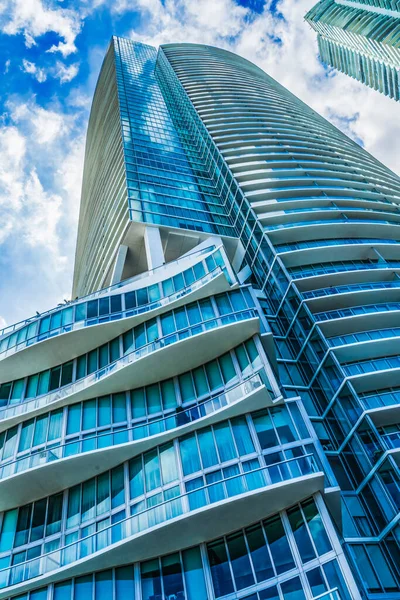 Modern High Rise Apartamento Edifício Downtown Miami Florida — Fotografia de Stock
