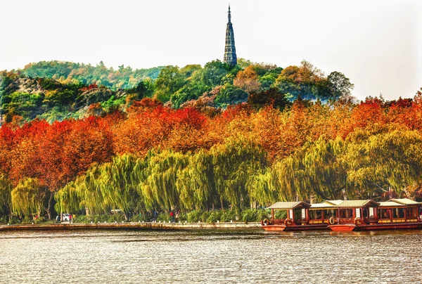 Ancient Baochu Pagoda Boats West Lake Hangzhou Zhejiang China Pagoda — Foto Stock