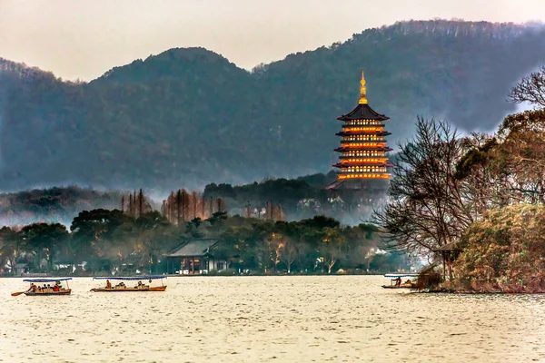 Old Chinese Leifeng Pagoda Boats Garden West Lake Hangzhou Zhejiang — ストック写真