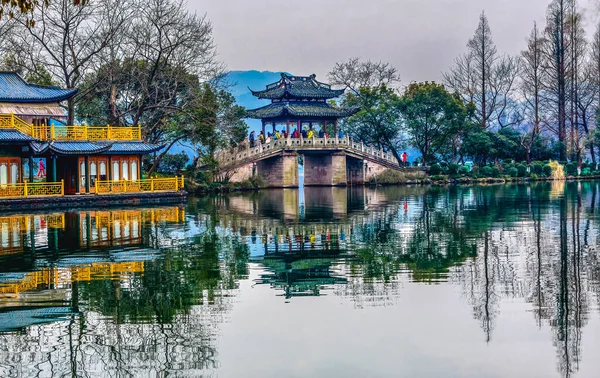 Old Chinese Bridge Quyuan Garden Yellow Boat West Lake Hangzhou — Foto Stock