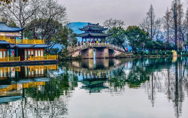 Old Chinese Bridge Quyuan Garden Yellow Boat West Lake Hangzhou — Stock Fotó