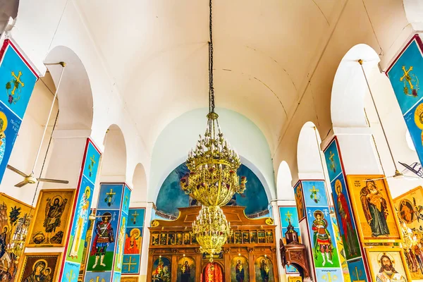 Мадаба Йорданія Листопада 2016 Мозаїка Фрески Вівтар Шанделер Церква Святого — стокове фото