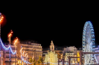 Saint Ferreol Kilisesi Noel Dönme Dolabı Marsilya Şehir Şehir Apartmanı Marsilya Cote d 'Azur Fransa