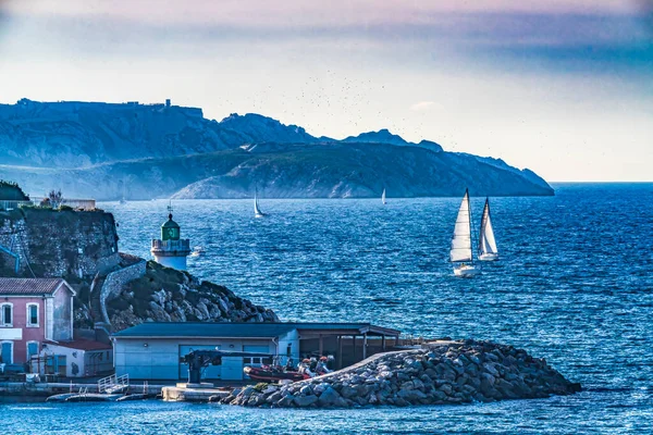 Hamn Fyr Segelbåtar Medelhavet Marseille Stadsbild Cote Azur Frankrike — Stockfoto